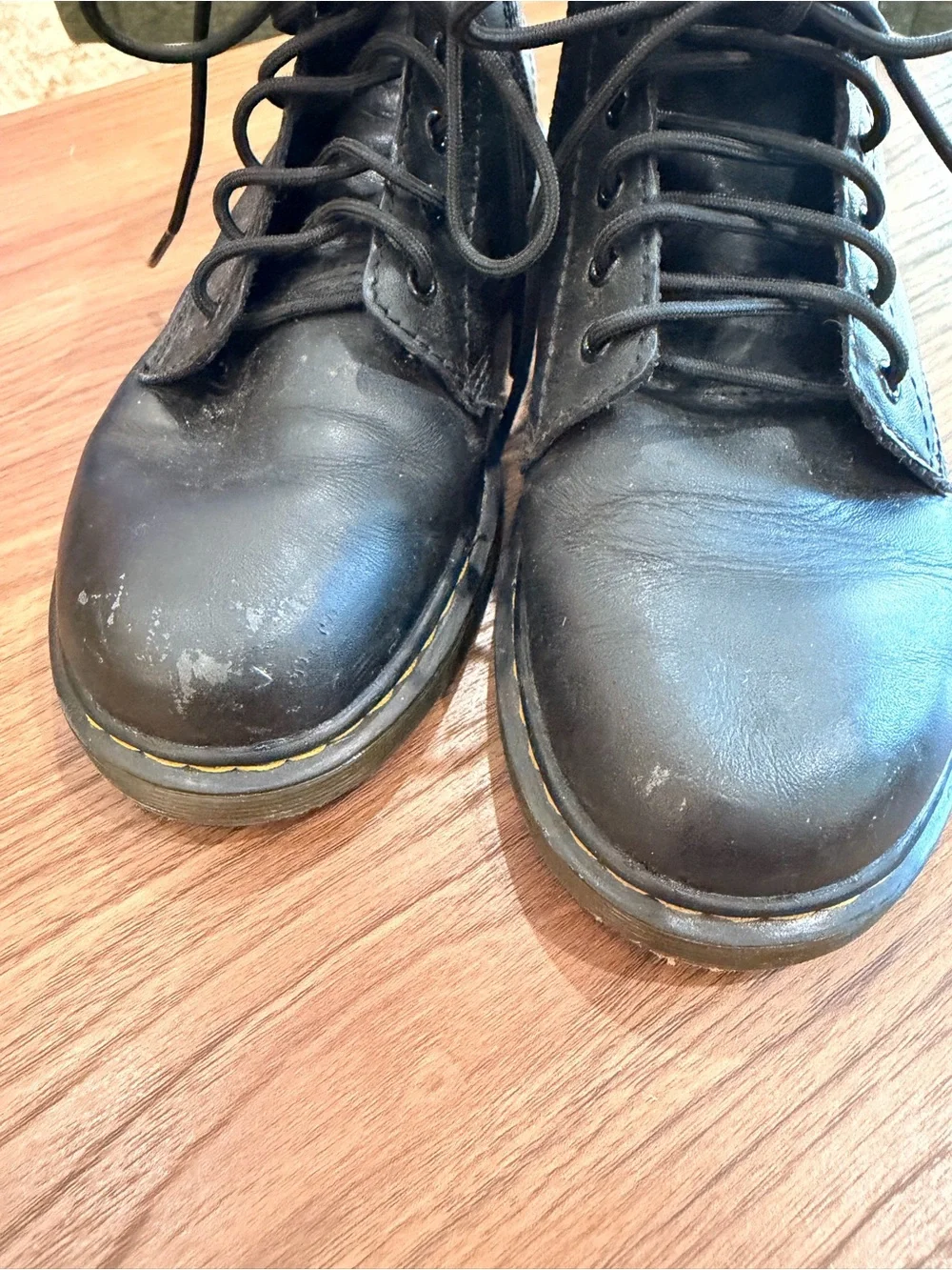 Girls US Size 3 Black Leather Dr. Martens Classic Lace Front w/ Side Zipper